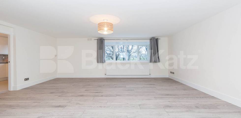 			REFURBISHED TWO BEDROOM PROPERTY , 2 Bedroom, 1 bath, 1 reception Flat			 Adolphus Road, FINSBURY PARK-MANOR HOUSE